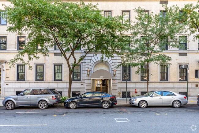Photo - 969 Park Ave
