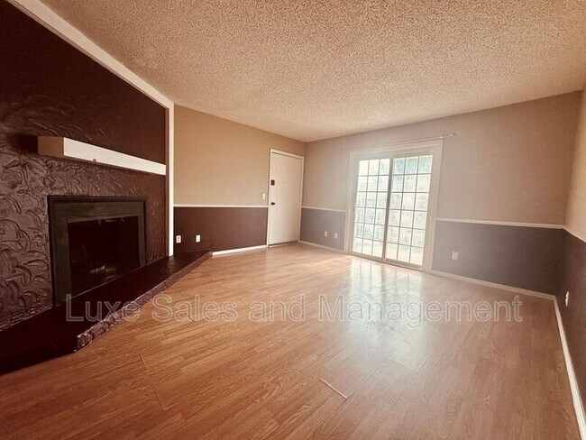 Photo - 6016 NW Expressway Unidad D