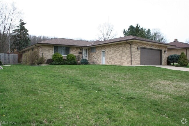 Building Photo - 300 Calvin Dr Unit 300 & 304 Rental