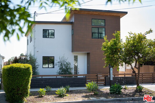 Photo - 2512 Berkeley Ave