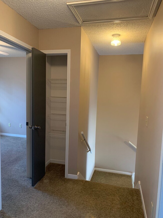 Athens Square Apartments For Rent in Athens, AL