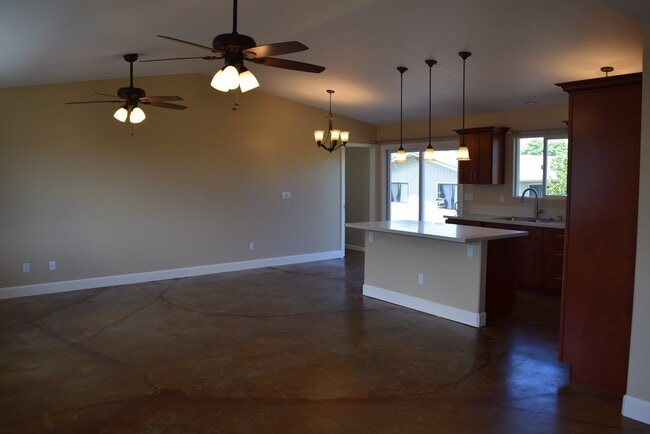 Photo - 1767 Kilauea Ave