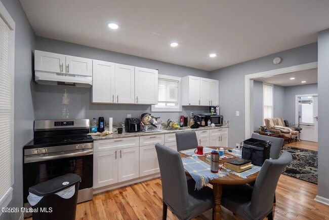 Photo - 138 Main St Unit 1