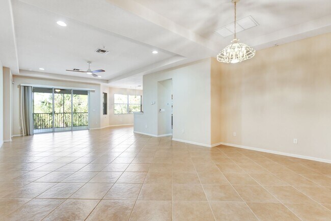 12866 Carrington Cir