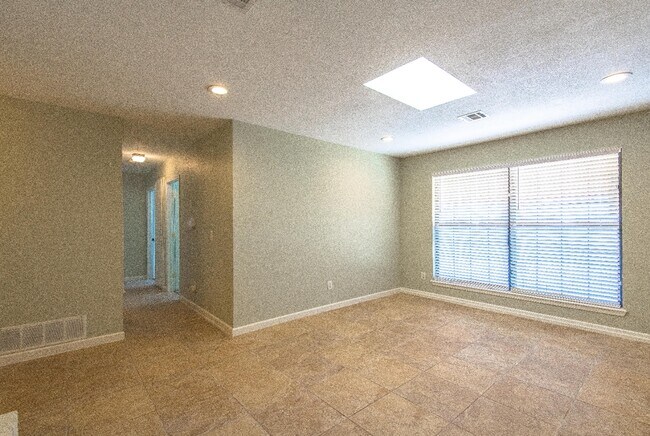 Photo - 12500 SW 4th St