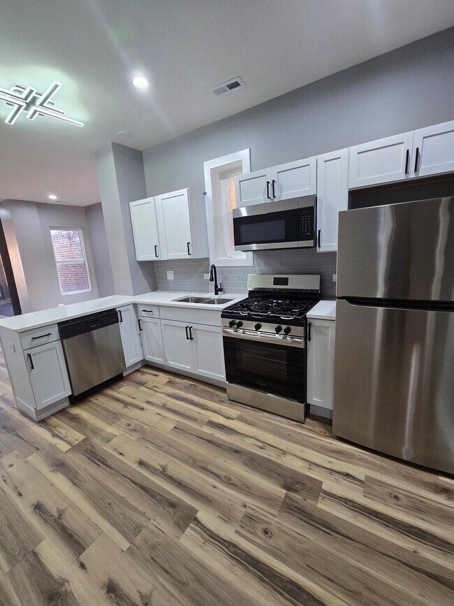 Photo - 3732 S Calumet Ave Unidad 2