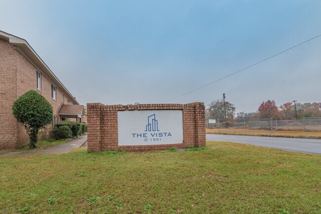 Vistas @ 1931 - Vistas @ 1931 Apartments