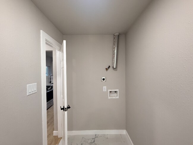 Photo - 1519 McKee St Unidad 4