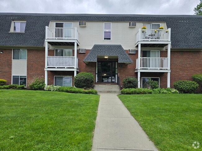 Building Photo - 135 E Main St Unit R-10 Rental
