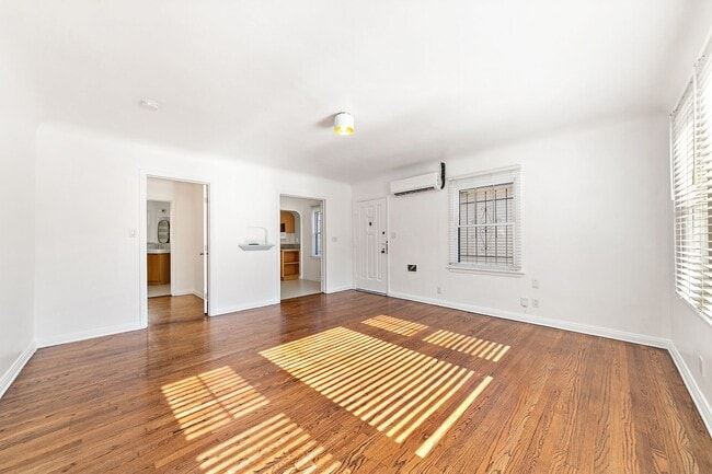 Building Photo - 1858 Westerly Terrace Unit 1849