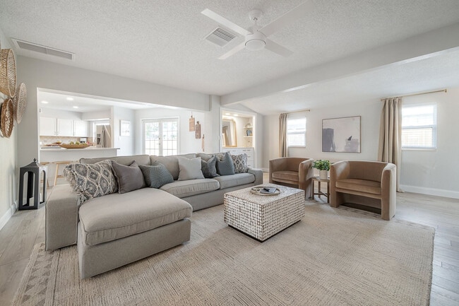 Building Photo - 14295 Chamberlain Ave Unit ID1248830P Rental