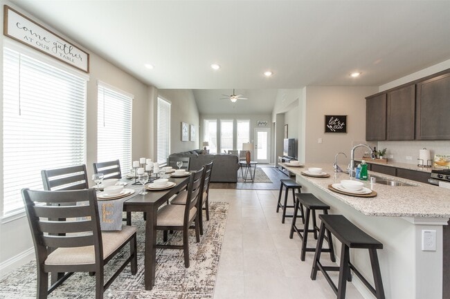 Photo - 1915 Meadow Trail Dr