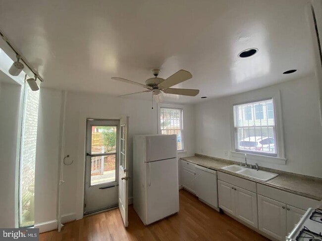 Photo - 1713 Kilbourne Pl NW