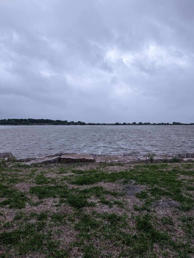 Photo - 4600 Lakeshore Dr