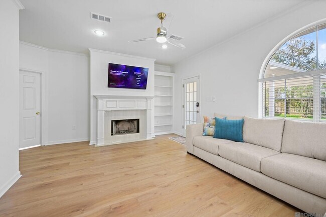 Photo - 18482 Lake Iris Ave