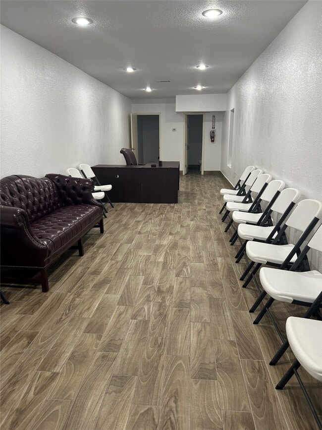 Photo - 7424 Lindencrest St