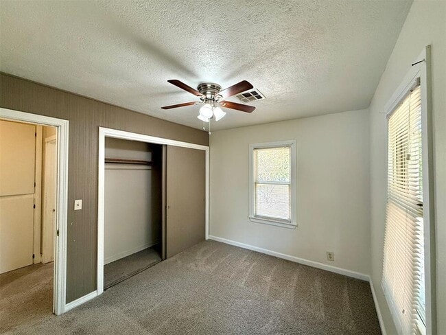 Photo - 7003 NW 46th St