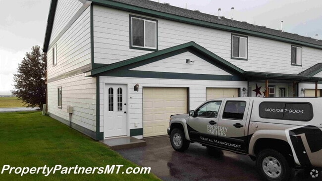 Building Photo - *** Beautiful Condo - 3Bed 2Bath ***