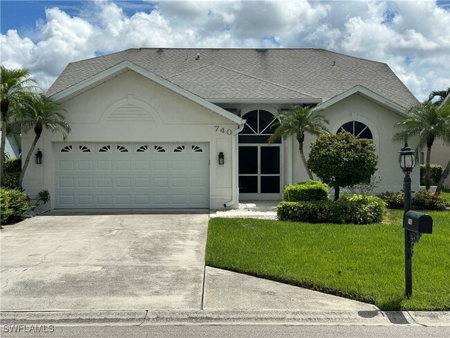 Photo - 740 Lambton Ln