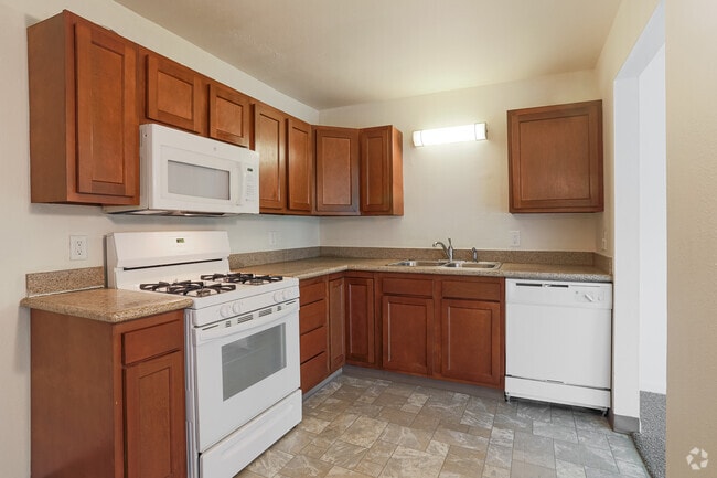 1 BR, 1 BA - Kitchen