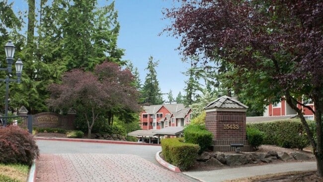 Building Photo - 15433 Country Club Dr Unit A 106