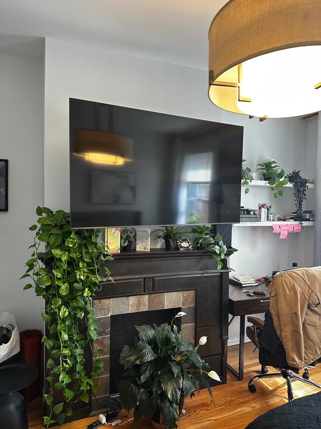 Photo - 710 Leonard St