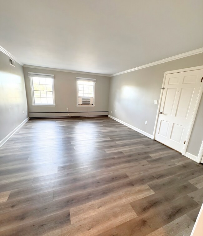 Photo - 400 N Webb Ave Unit 2