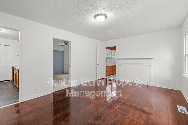 Photo - 5025 43rd Pl N