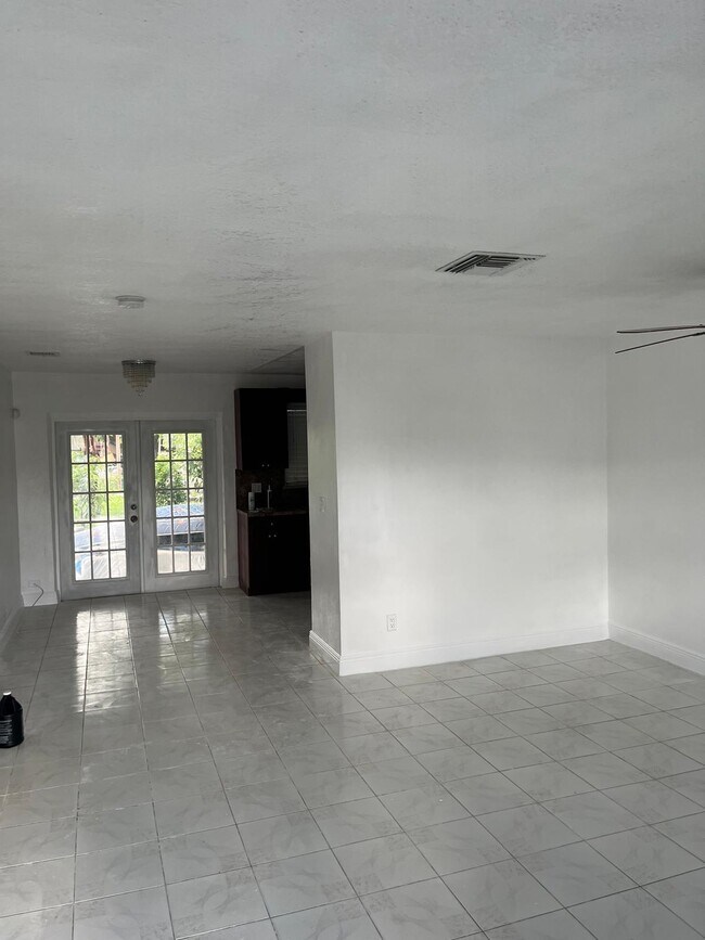 Photo - 5315 NW 16th Ct