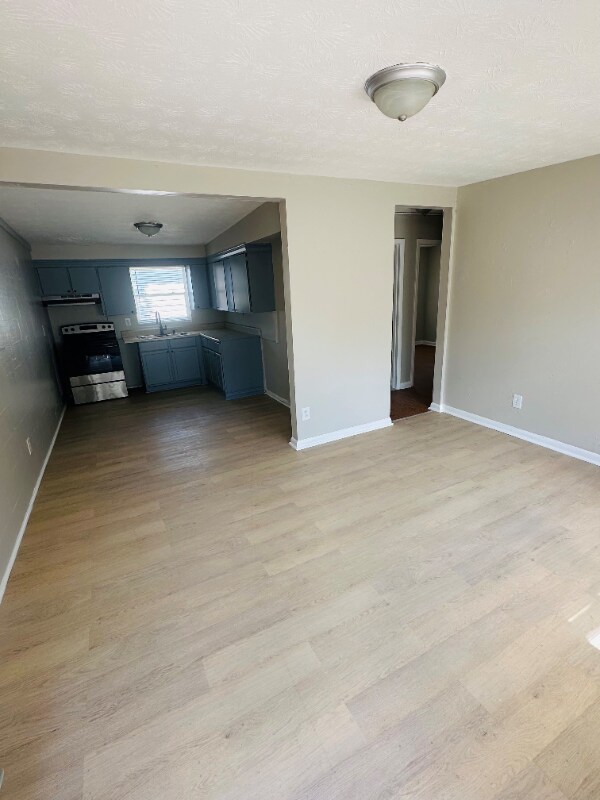 Photo - 1659 Union St W