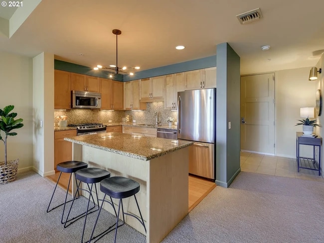 Photo - 1620 NE Broadway St Unit 530