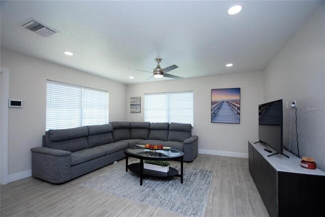 Photo - 6515 La Mesa Cir