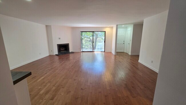 1018 6th St Unit C