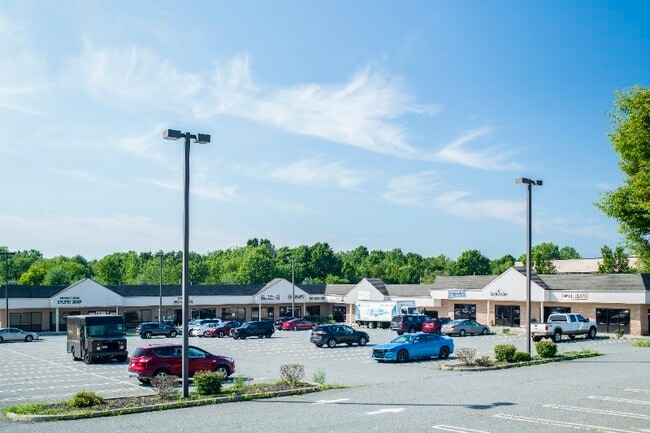 Building Photo - 390 Crystal Run Rd Rental