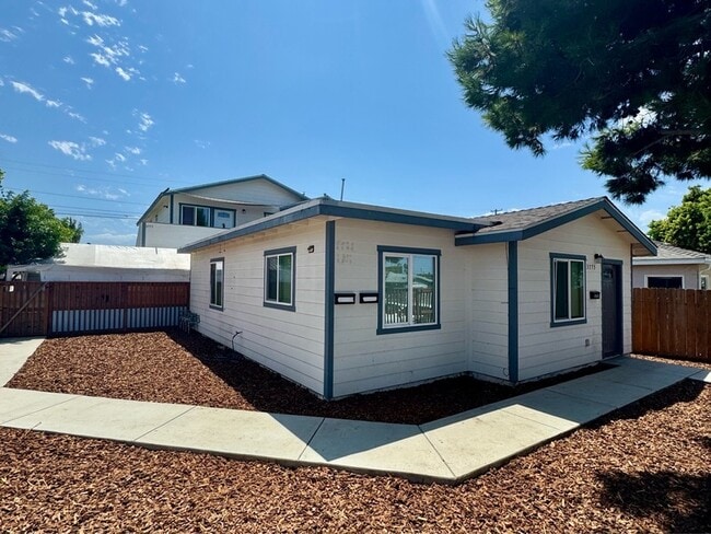 Building Photo - 3775 Teak St