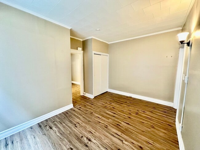 Building Photo - 1120 W Wyoming St Unit 1