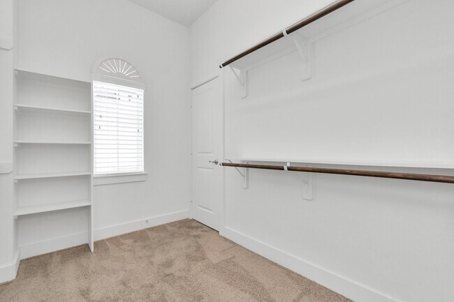 Photo - 2716 Freund St