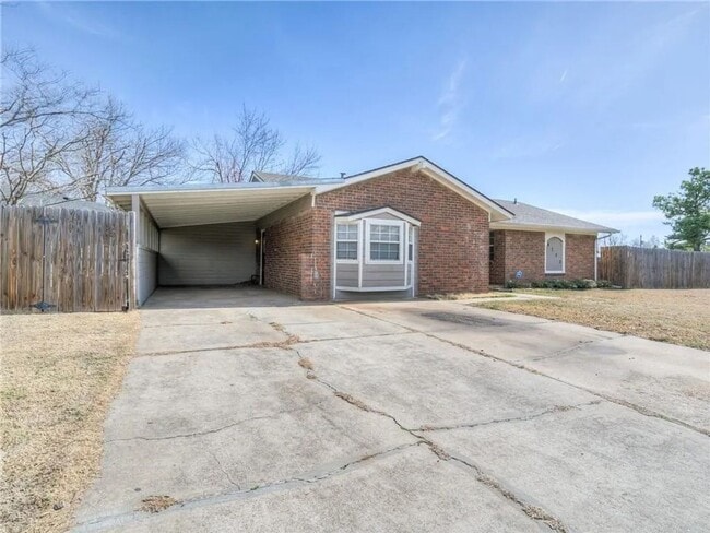 Building Photo - Corner-Lot Charmer Near Tinker AFB | Solar... Rental
