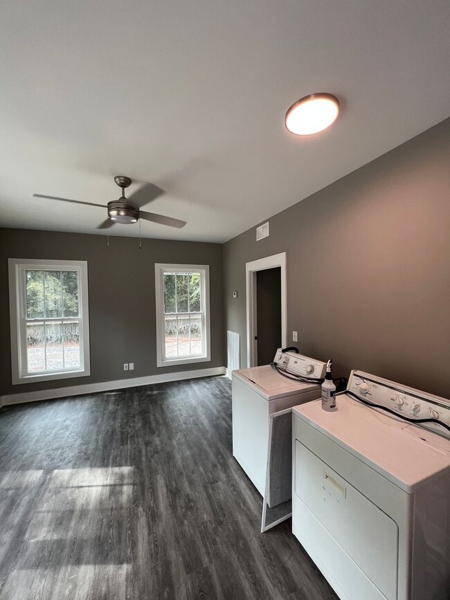 Photo - 1327 Park St Unit B