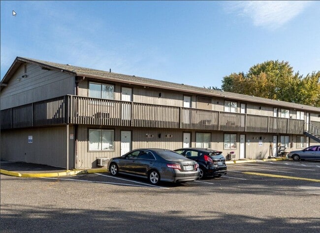 Building Photo - Victory Manor: Leasing Specials! Renovated Units in Pasco!