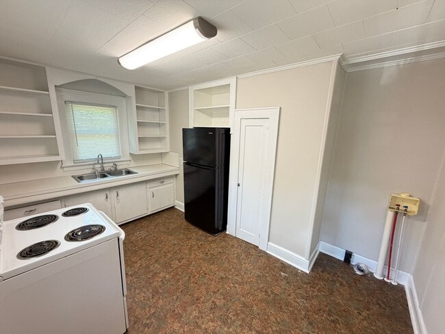 Photo - Cute Duplex 1 bed 1 bath unit, Close to Downtown Concord