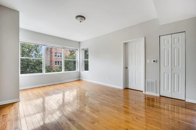 Photo - 3924 W Altgeld St Unidad 2