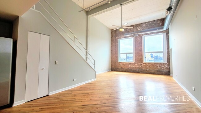 Photo - 2320 N Damen Ave Unit 1