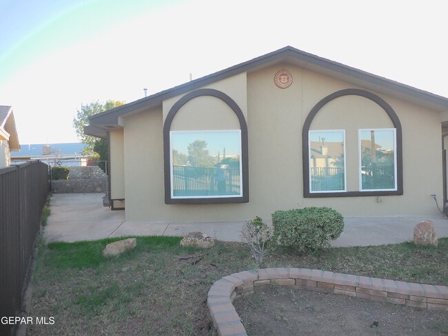 Photo - 608 Thames Dr