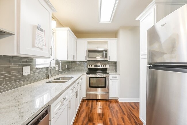 Photo - 308 NE Knox St