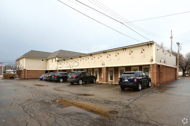 Photo - 696 N Mill St