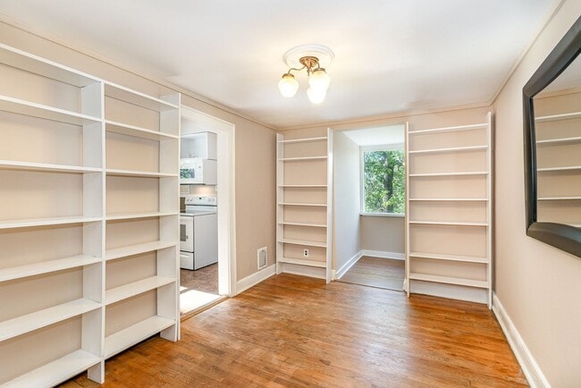 Photo - Green Hills Apartment for Rent!