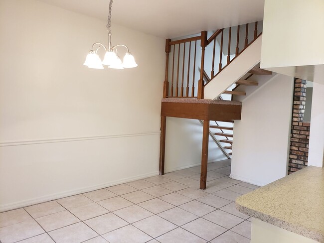 Photo - Remodeled 2 bedroom/1&1/2 bathroom in Eastwood on the Bayou