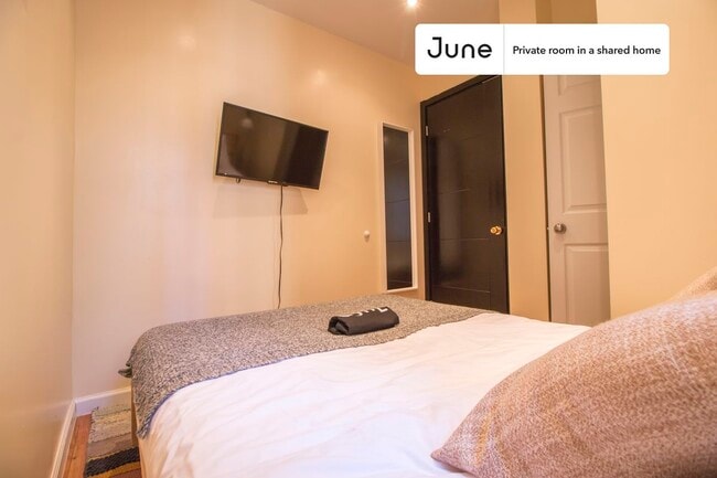 Photo - Room in Shared 4 bed/2 bath home Unidad A