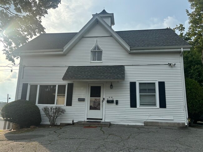 Building Photo - 14 Salem St Unit 1R Rental